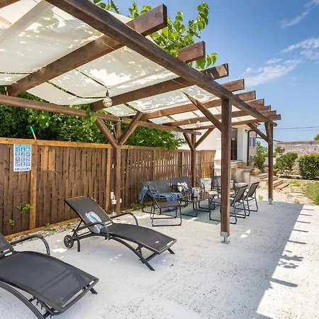 4 Bedroom Lovely In